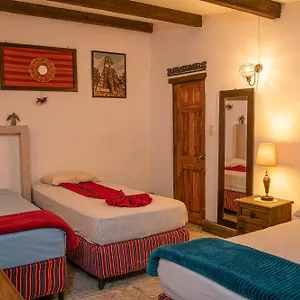 **** Hotel Nikikot & Guatemala